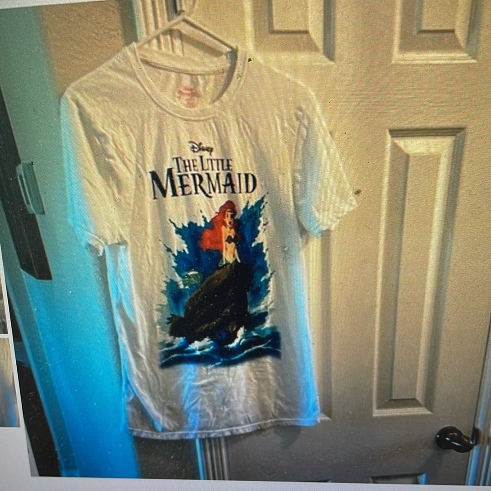 Disney The Little Mermaid Ariel Graphic T-shirt M